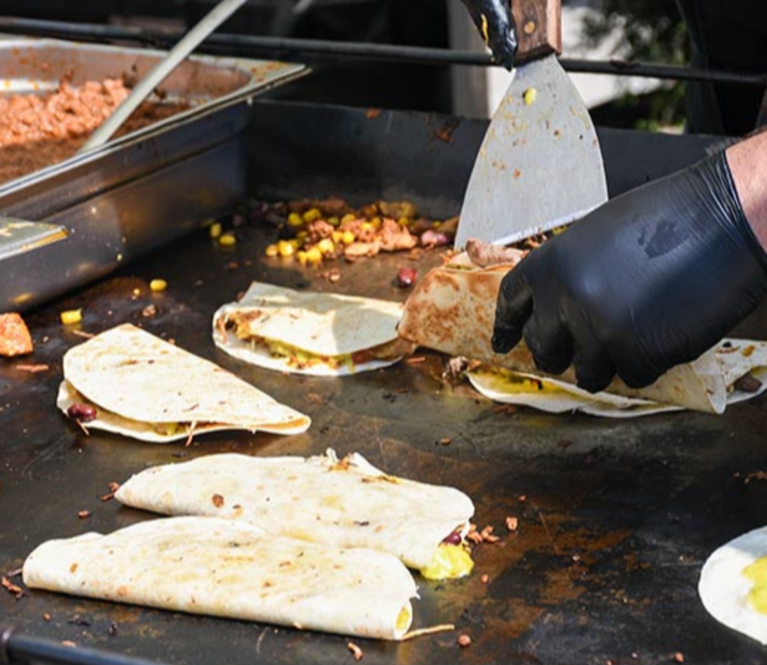 Indios Taquería y Seafood solicita personal