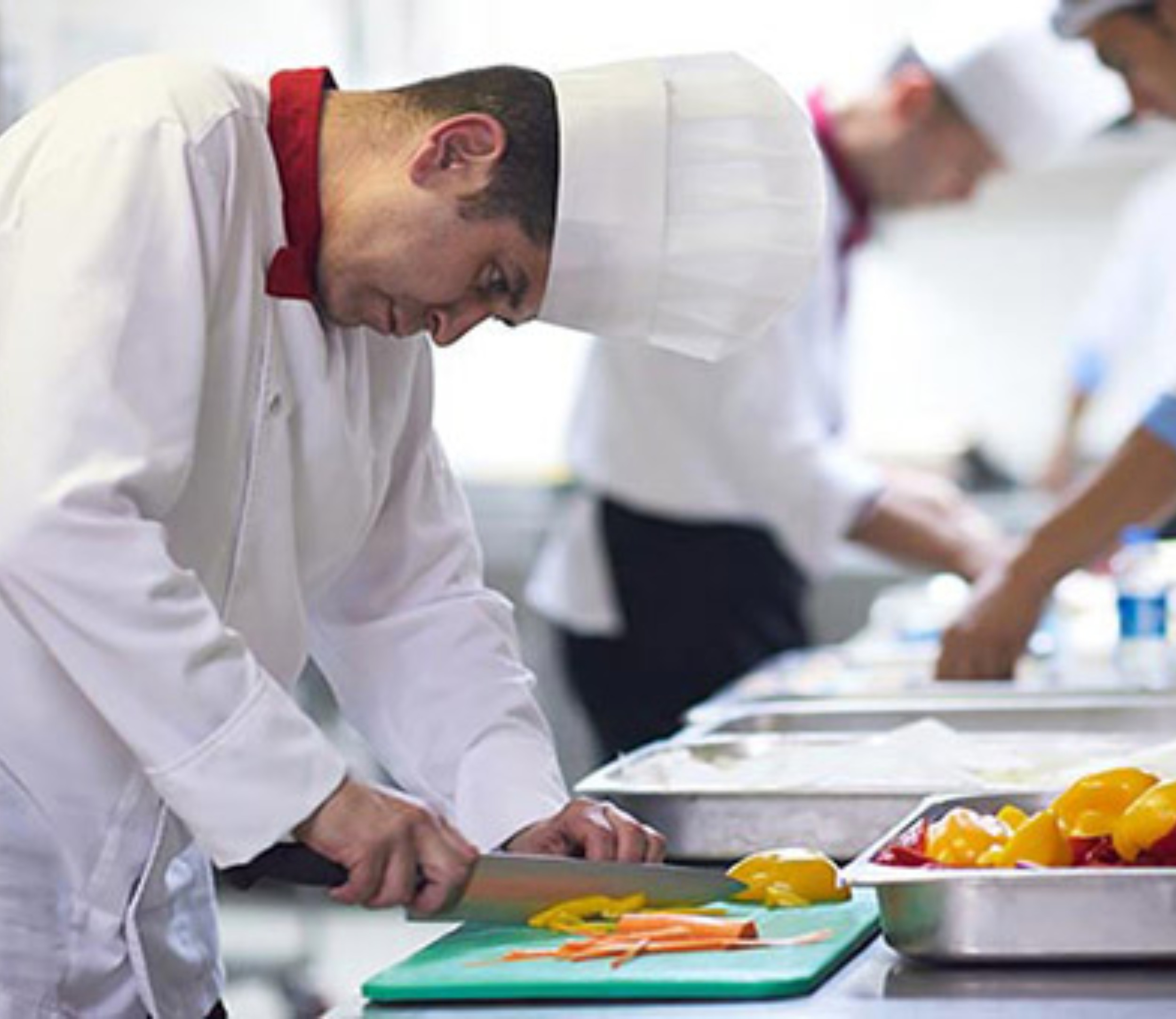 Se solicita ayudante de cocina