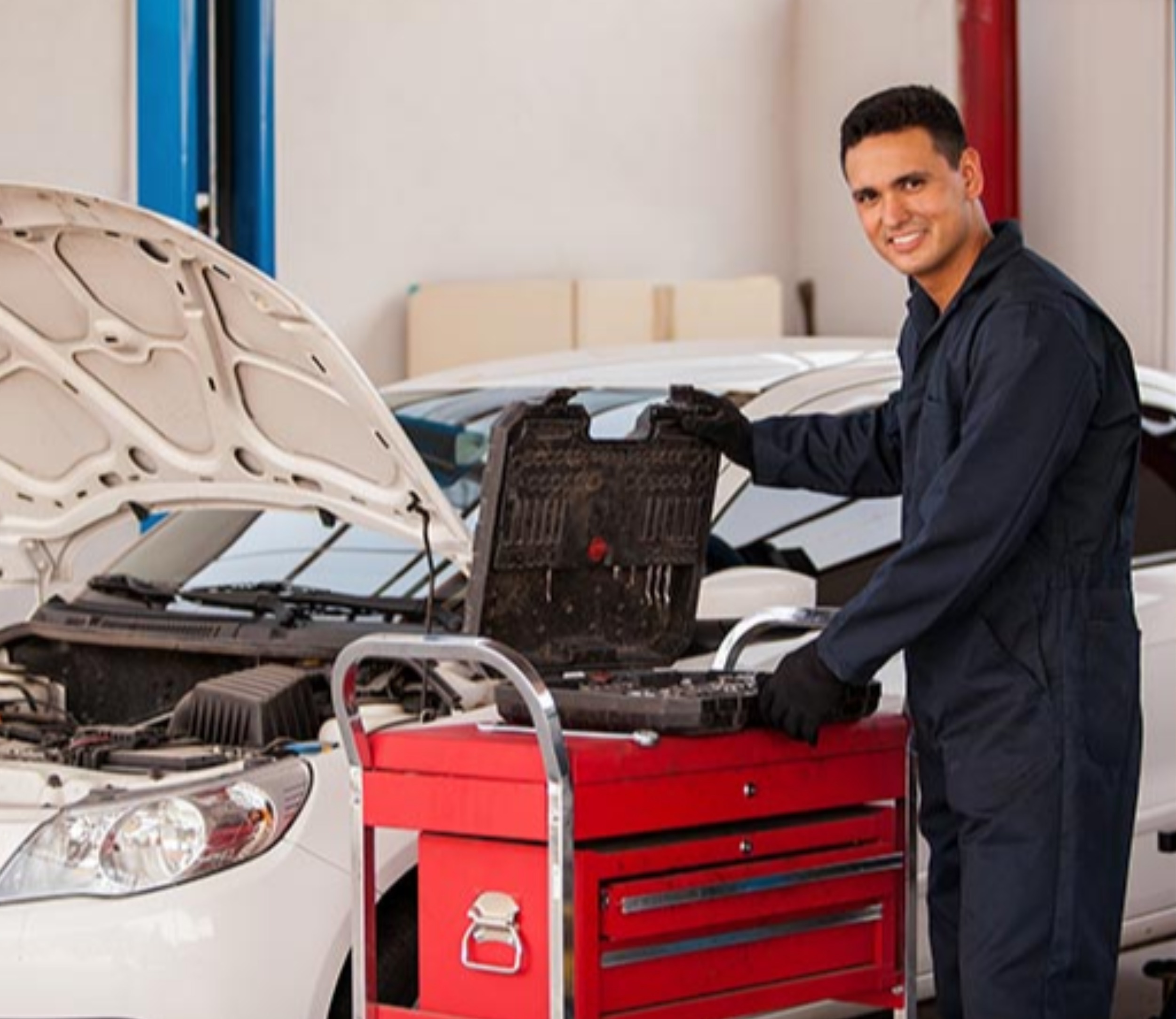 Buscamos un mecánico