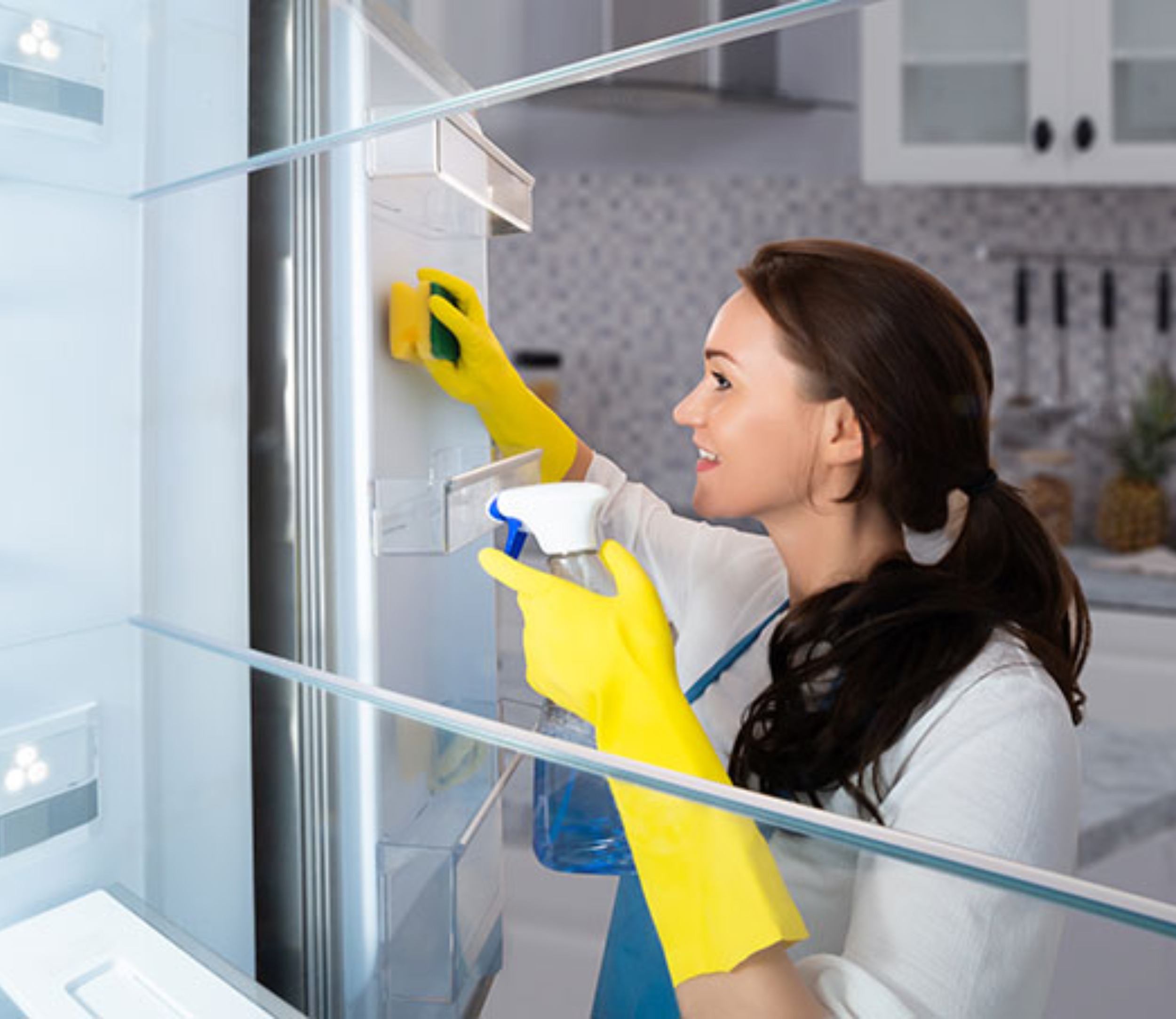 Se solicitan muchachas para trabajar en limpieza residencial