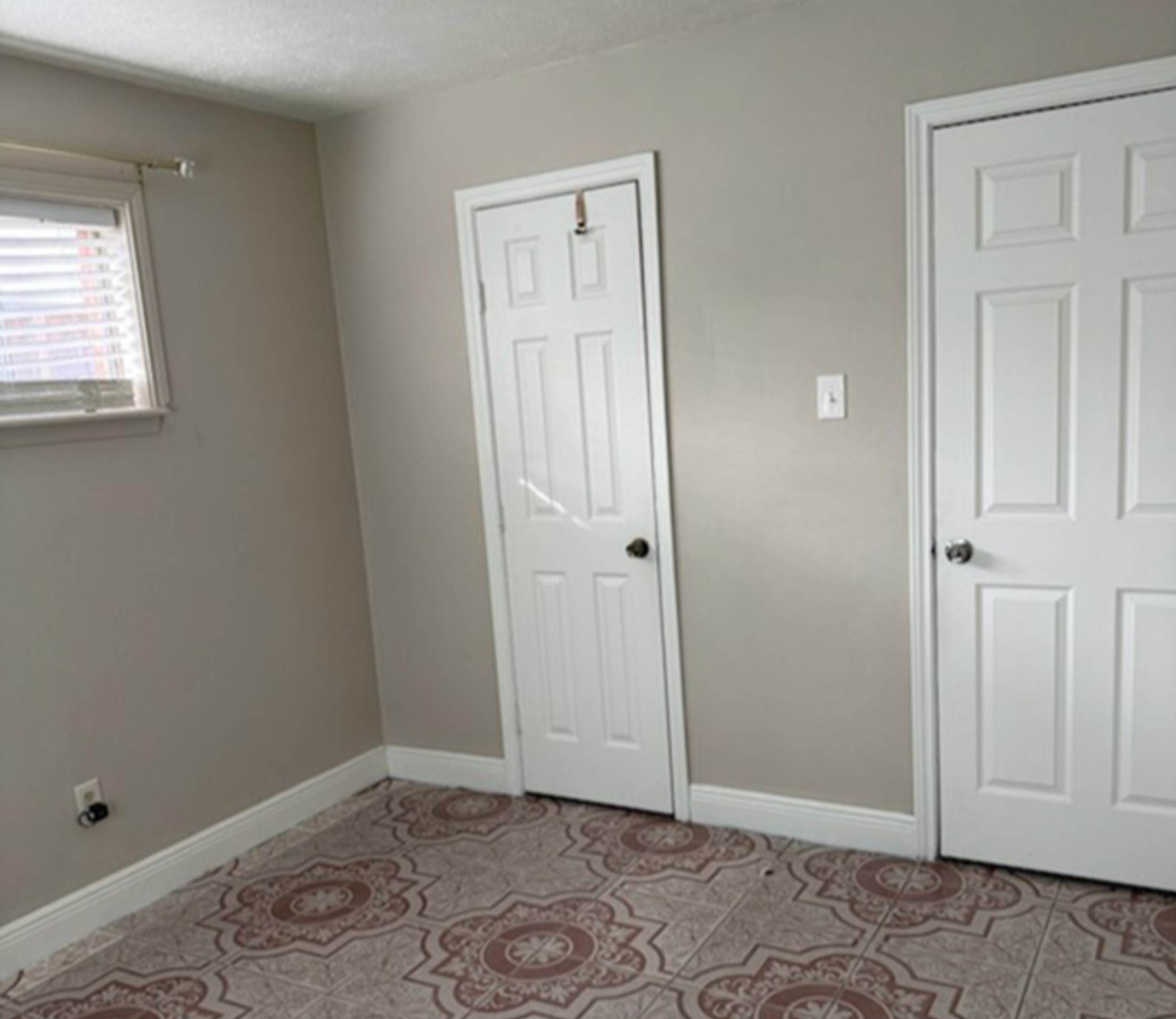 Rento una habitación en casa de familia