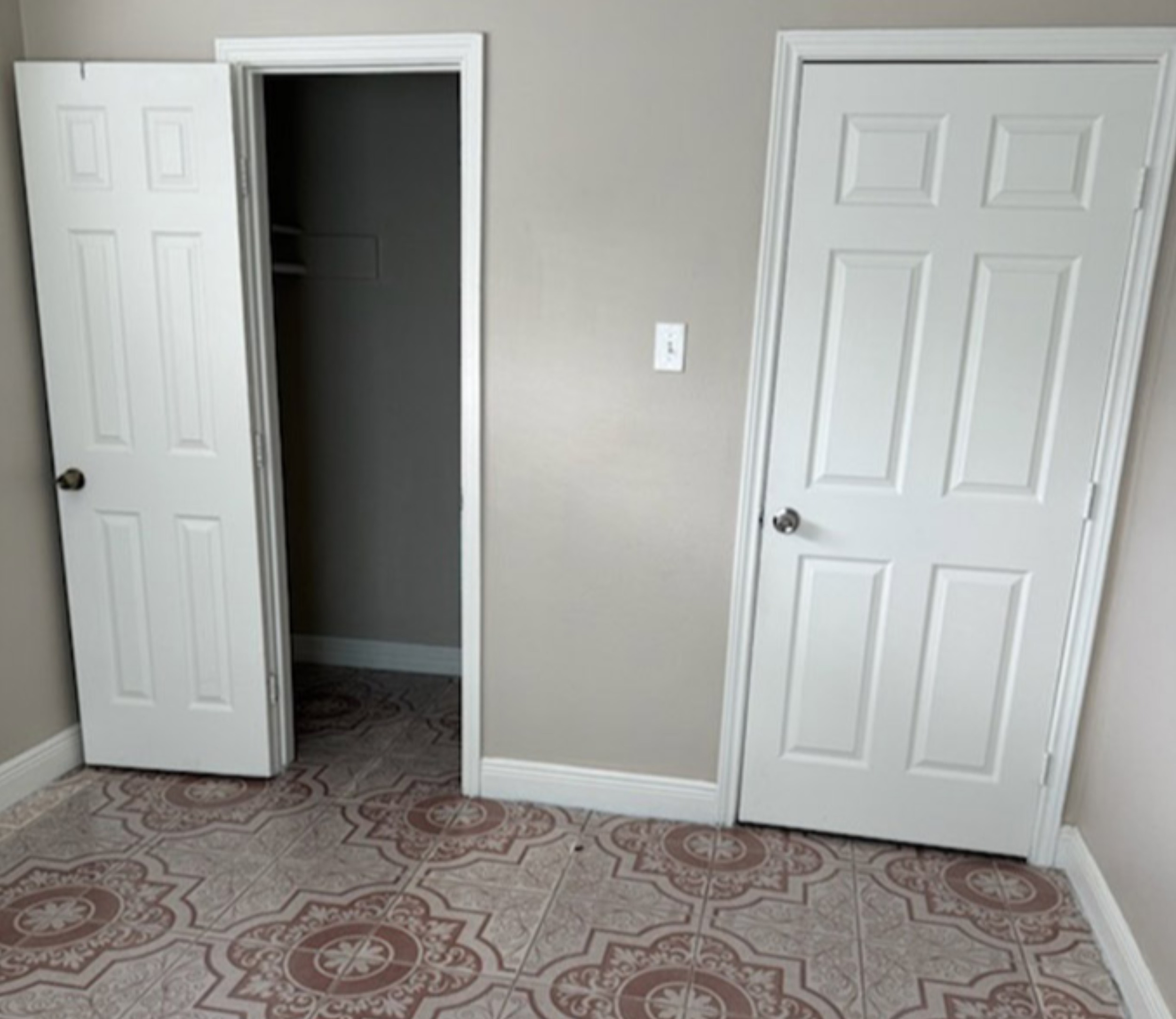 Rento una habitación en casa de familia