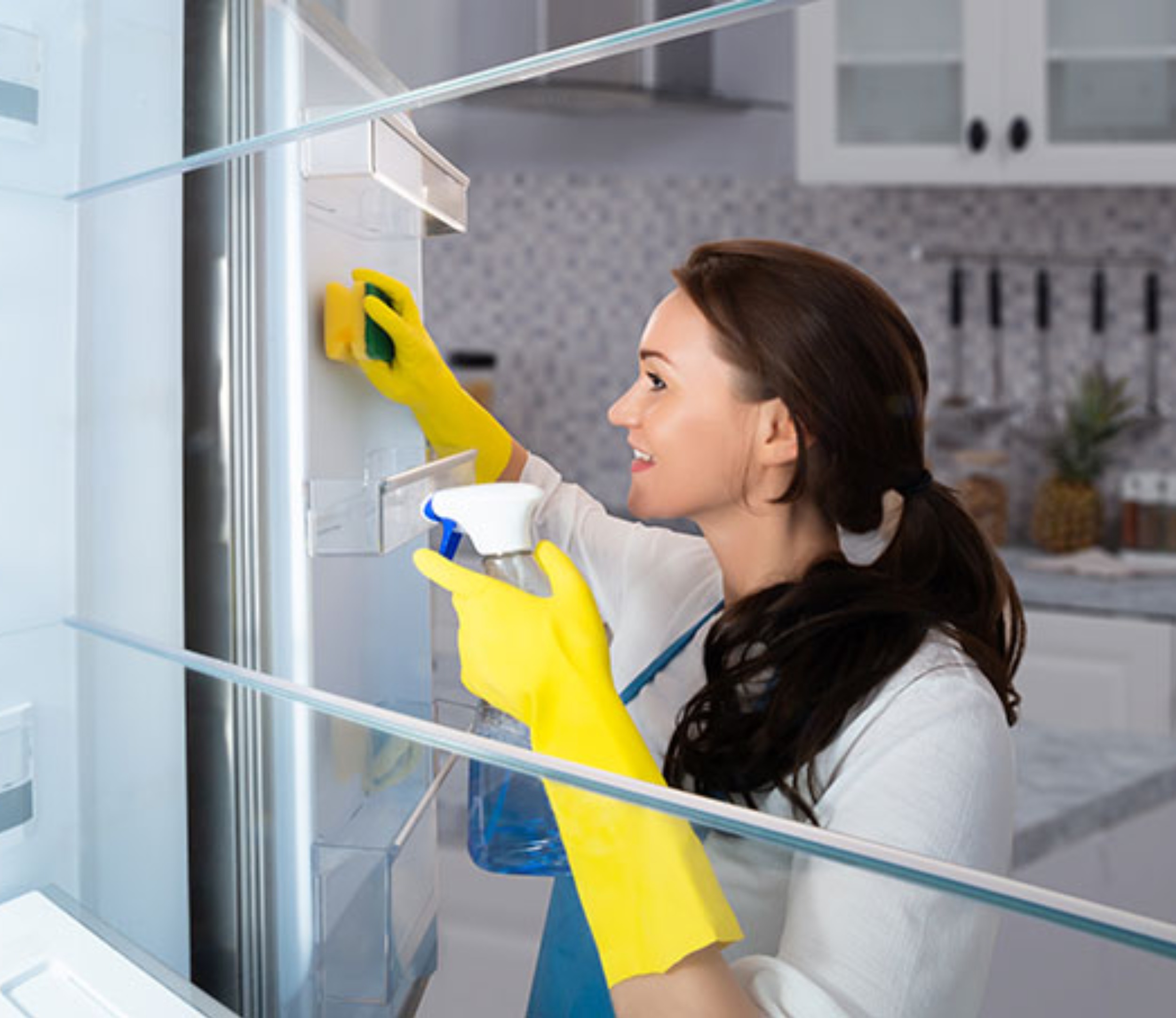 Se solicitan muchachas para trabajar en limpieza residencial