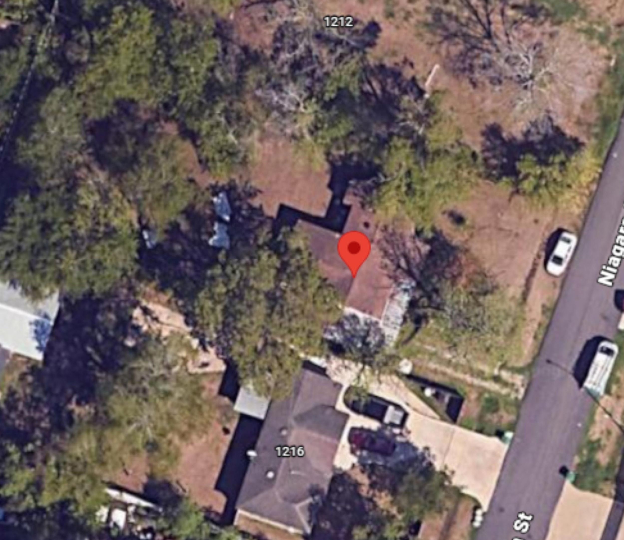 1214 Niagara St. Houston, TX. 77051.