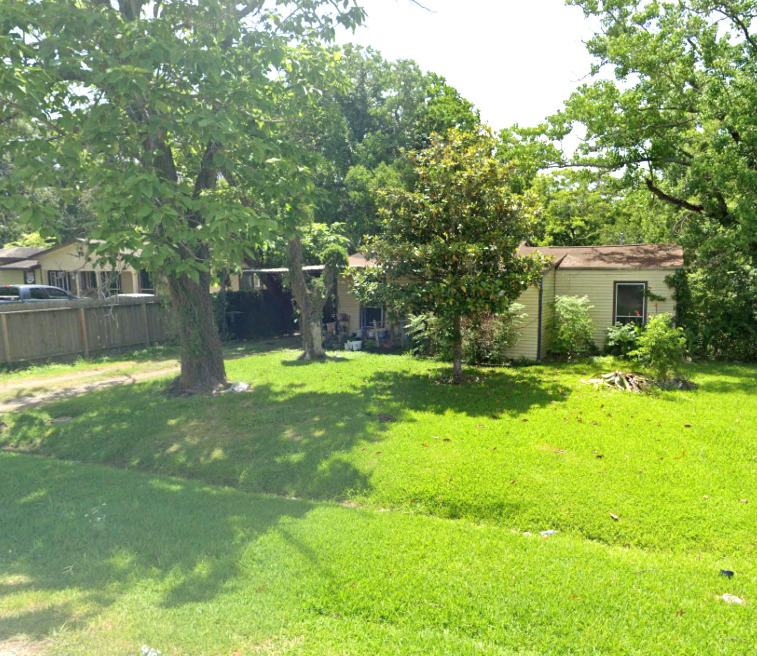 1214 Niagara St. Houston, TX. 77051.