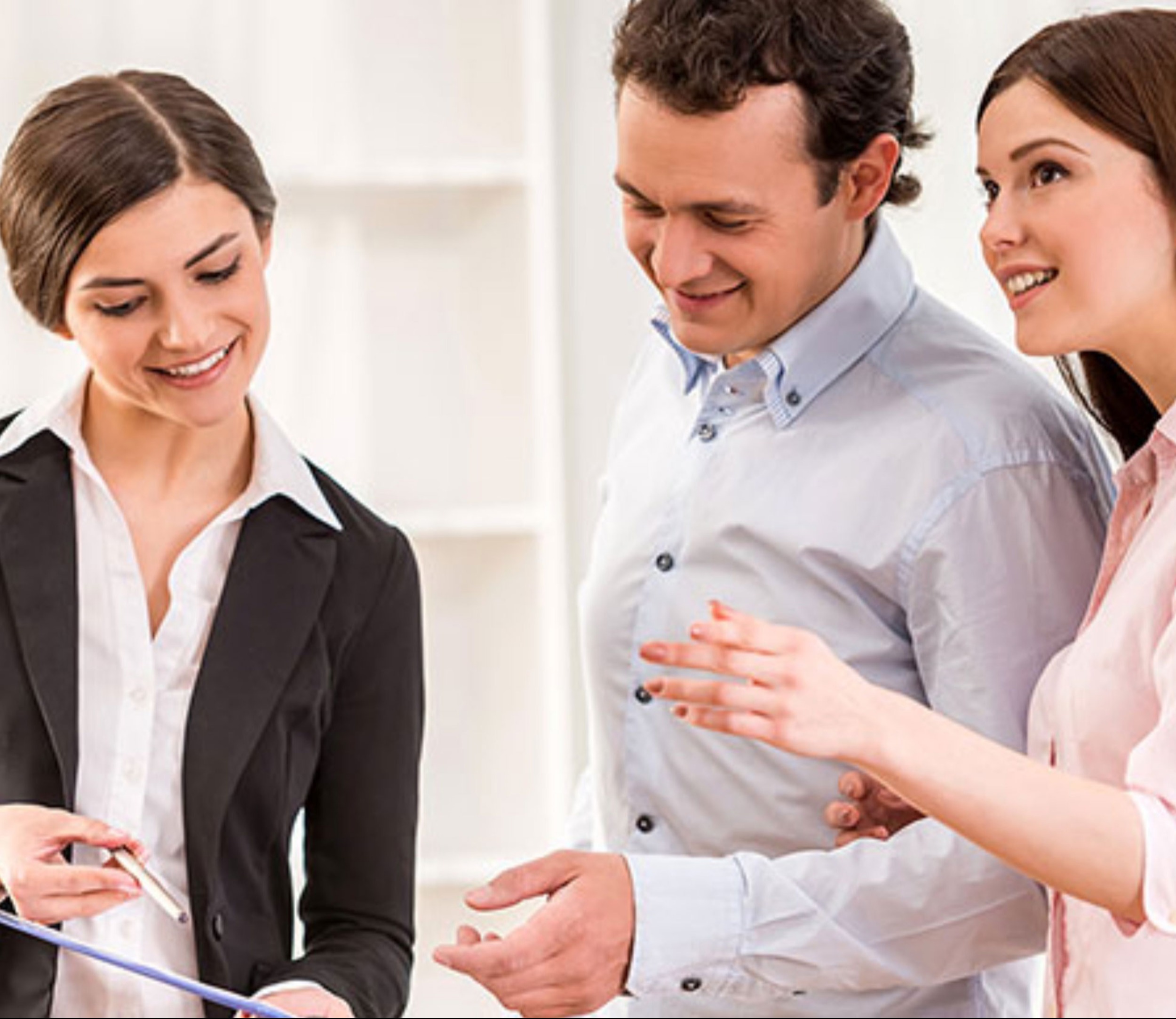 Wanted a bilingual assistant manager/leasing agent