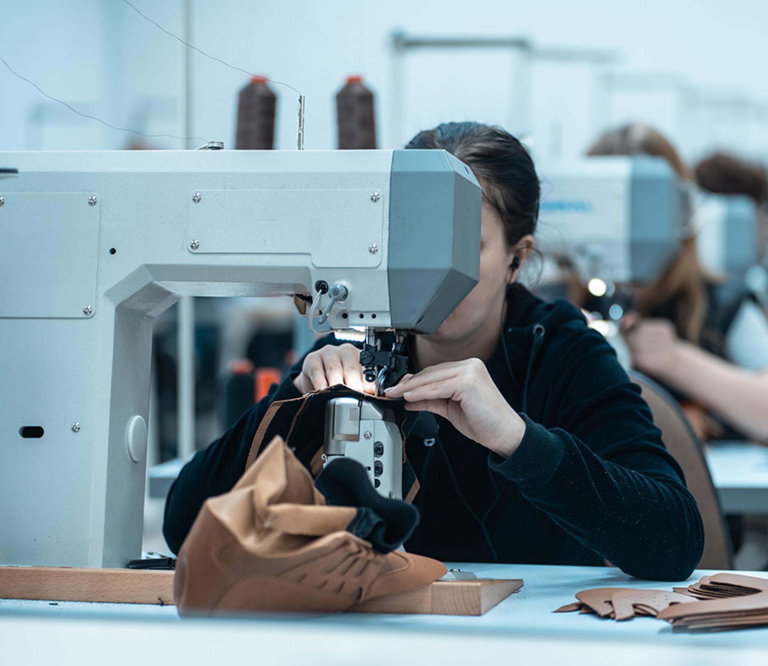 Buscamos costurera bilingüe