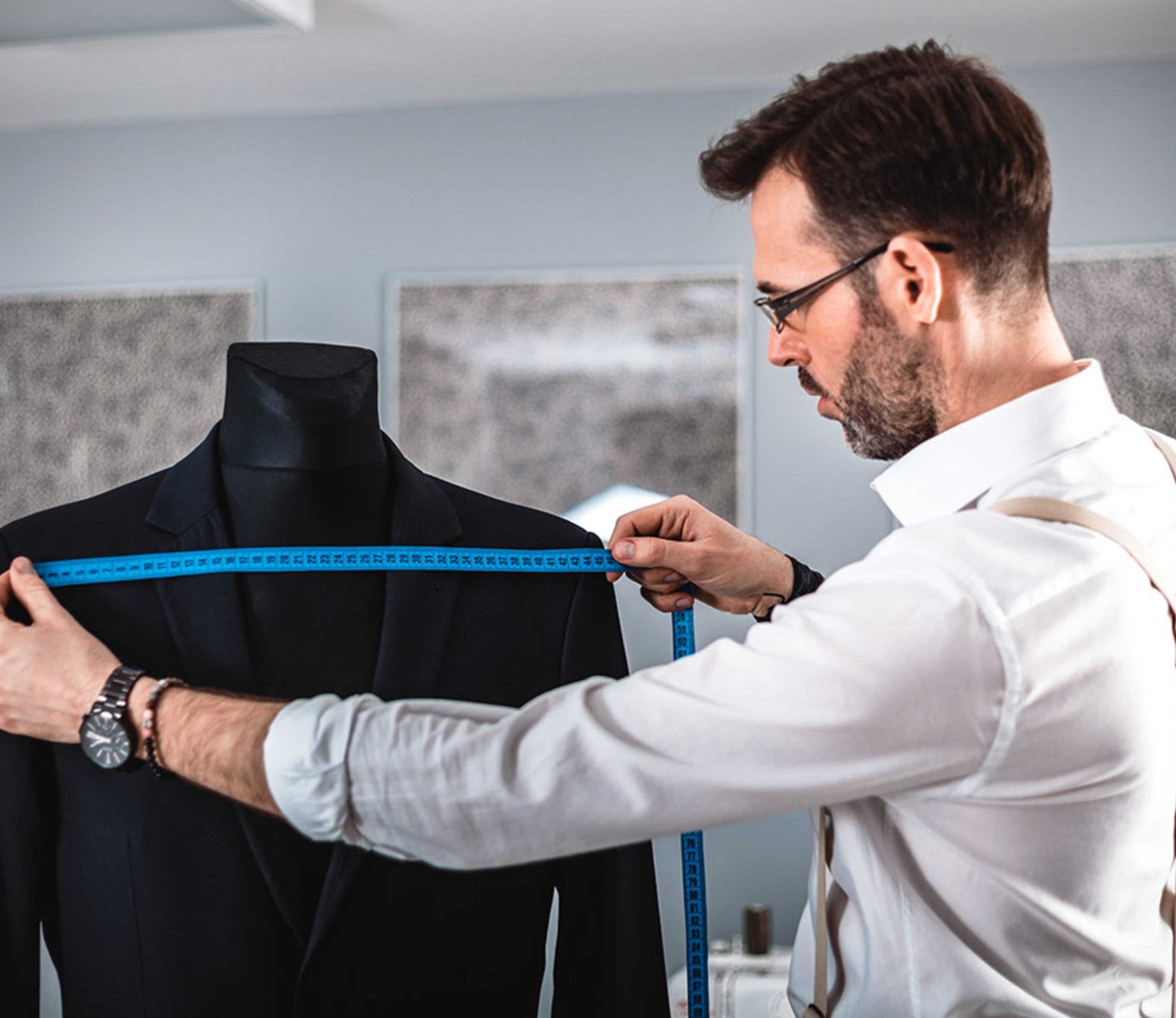 Se solicita sastre y costurera