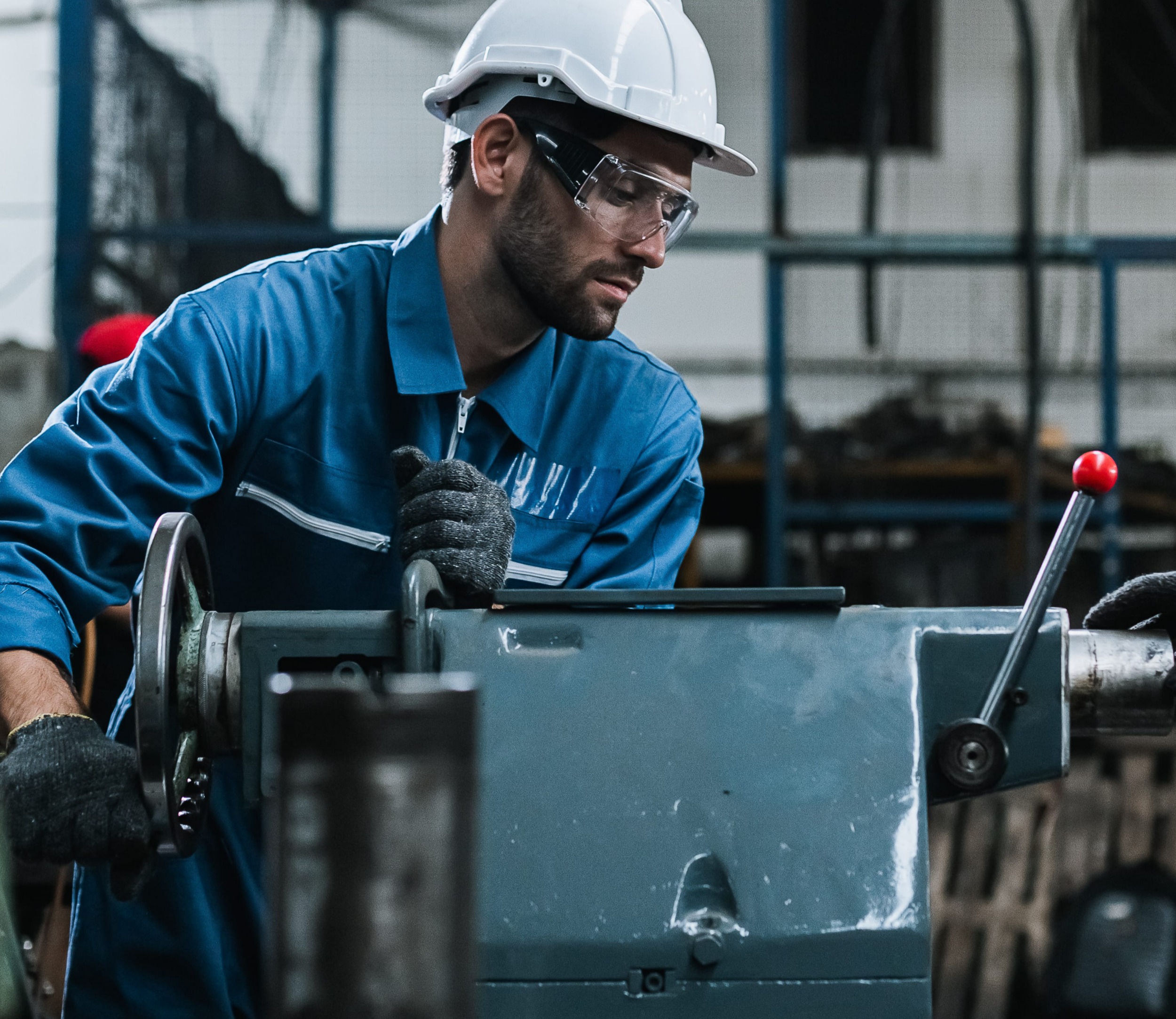 Solicito ayudante en mantenimiento máquinas CNC