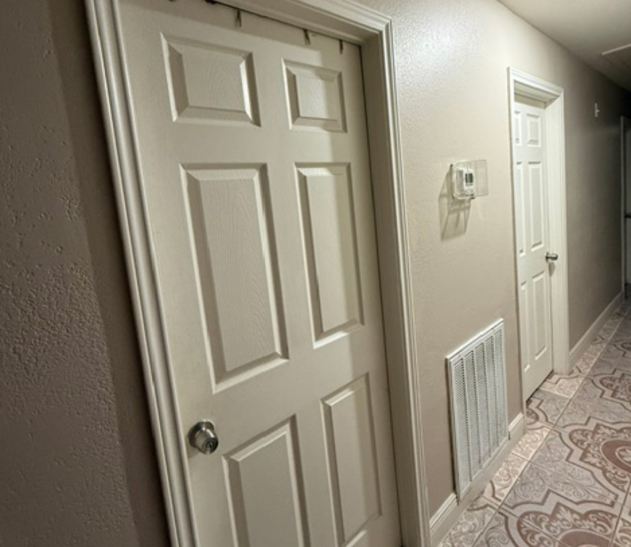 Rento habitación en casa de familia