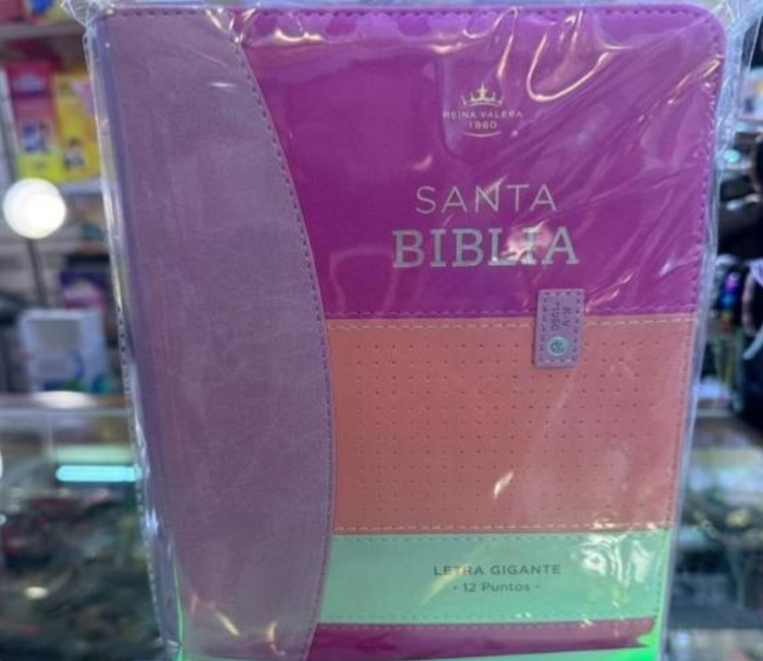 Gran Variedad de Biblias, Libros y Accesorios religiosos