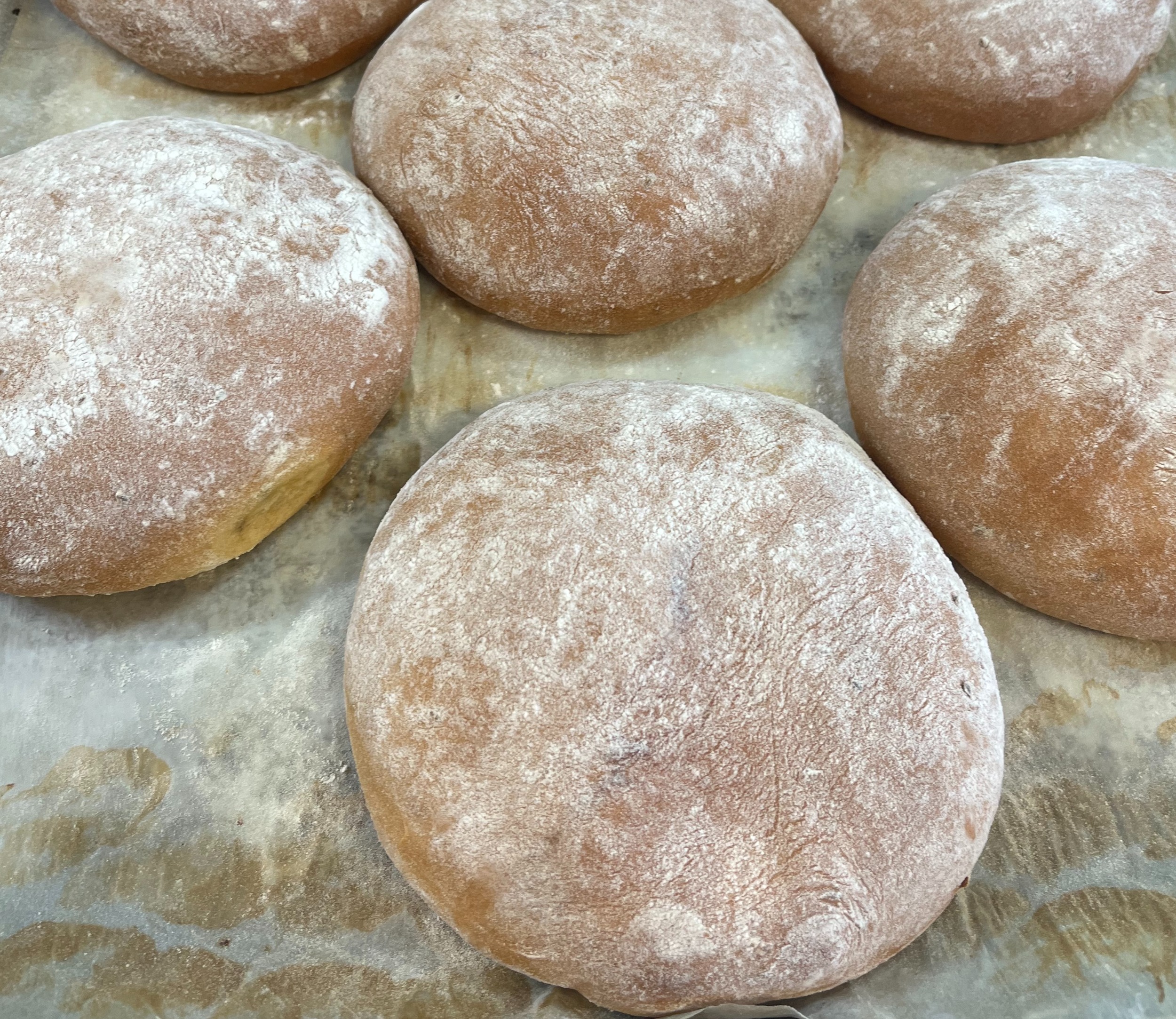 ¡Tradición y Sabor con un Toque Divertido!
