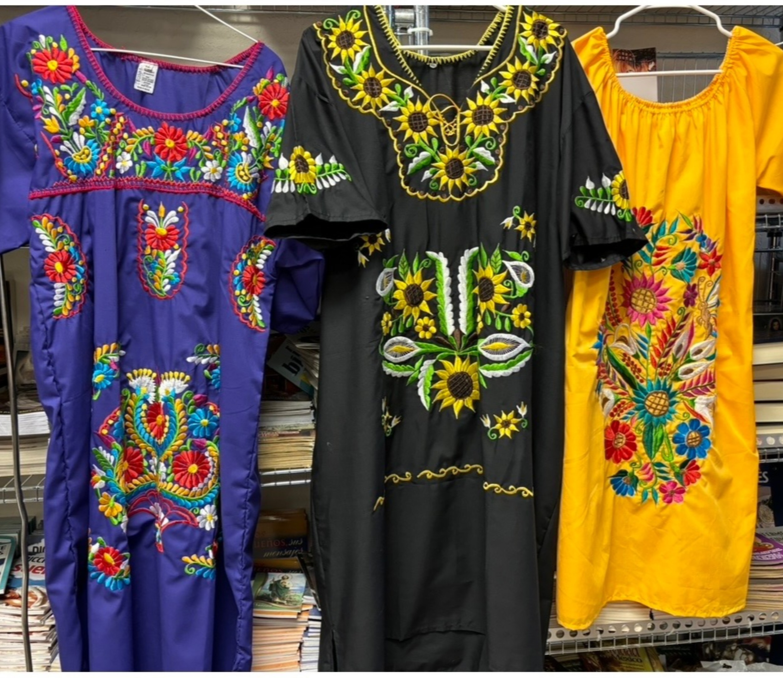 ¡Luce la magia de México con hermosos vestidos tradicionales bordados!
