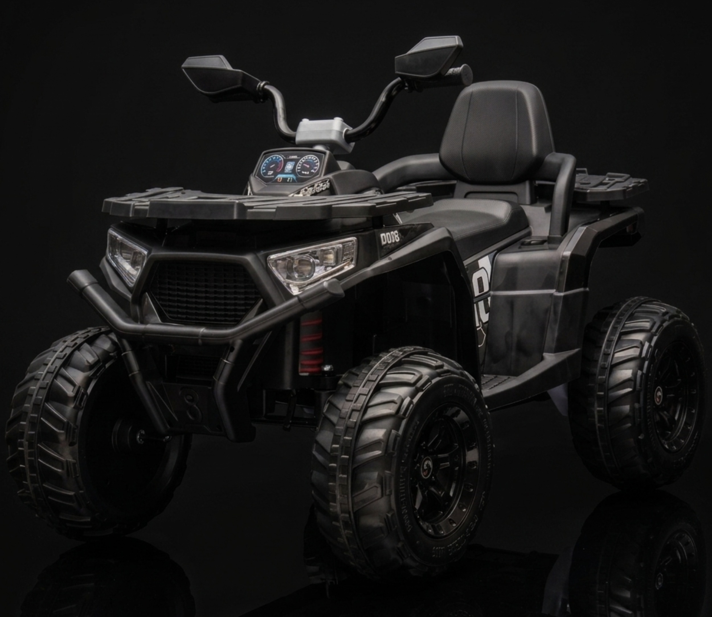 Cuatrimoto infantil 4x4 con control remoto y llantas de goma inflables.